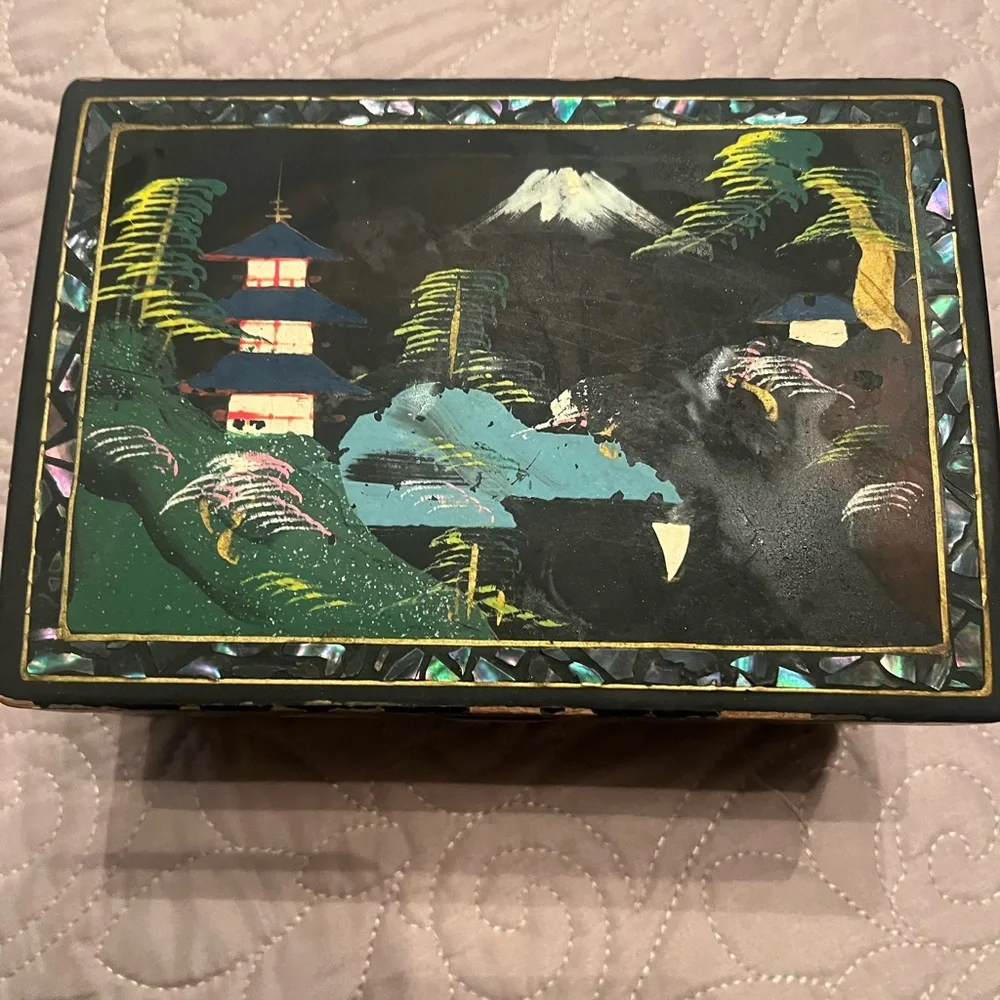 Vintage black lacquer musical jewelry box from Japan